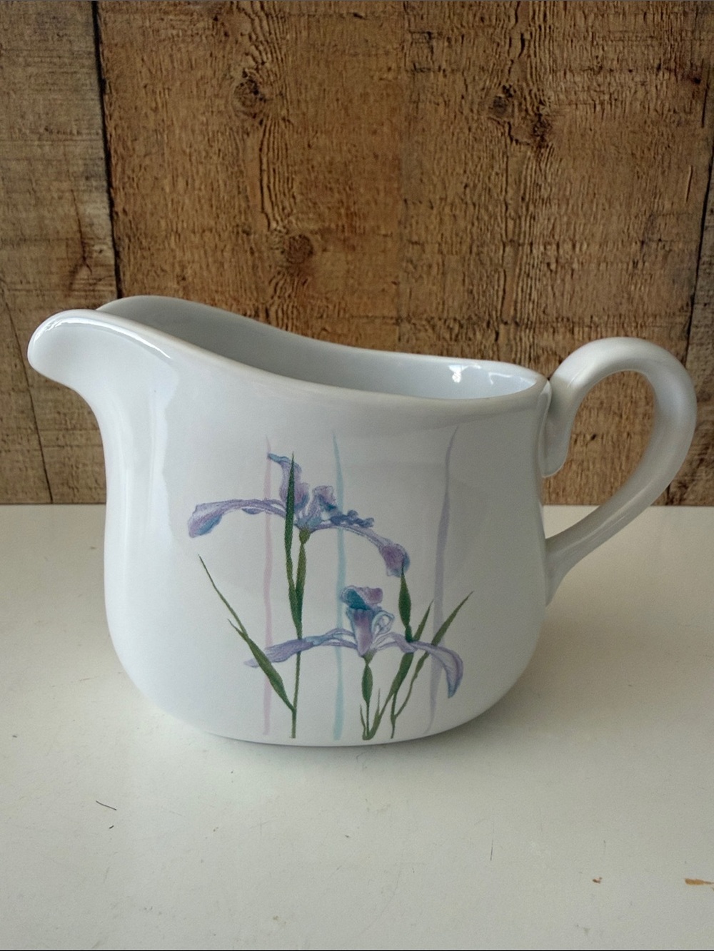 Shadow Iris (Corelle)
by CORNING CORELLE Gravy Boat